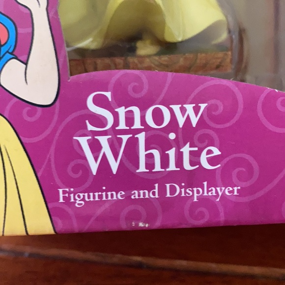 Walt Disney’s Snow White and the Seven Dwarfs 65th Anniversary set by Enesco. - Picture 8 of 10